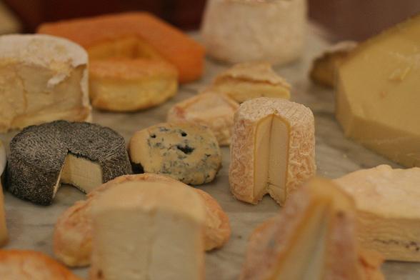 le-bouchon-breton-cheese-trolley