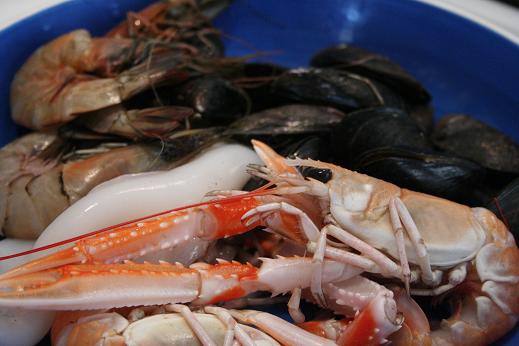 paella_raw_seafood.JPG