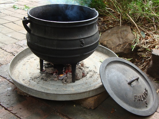 http://dinnerdiary.org/wp-content/potjie.jpg