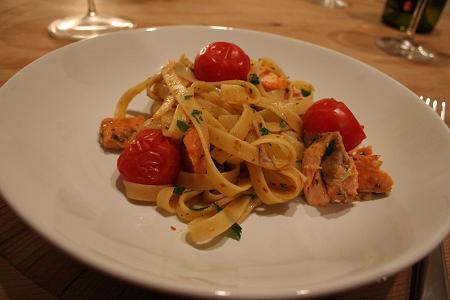 salmon_roast_tomato_pasta.JPG