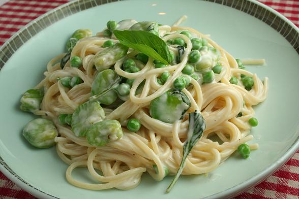 spaghetti-with-peas-and-broad-beans